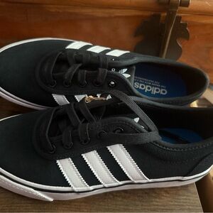 Adidas unisex Black and White Sneakers with Gum Sole